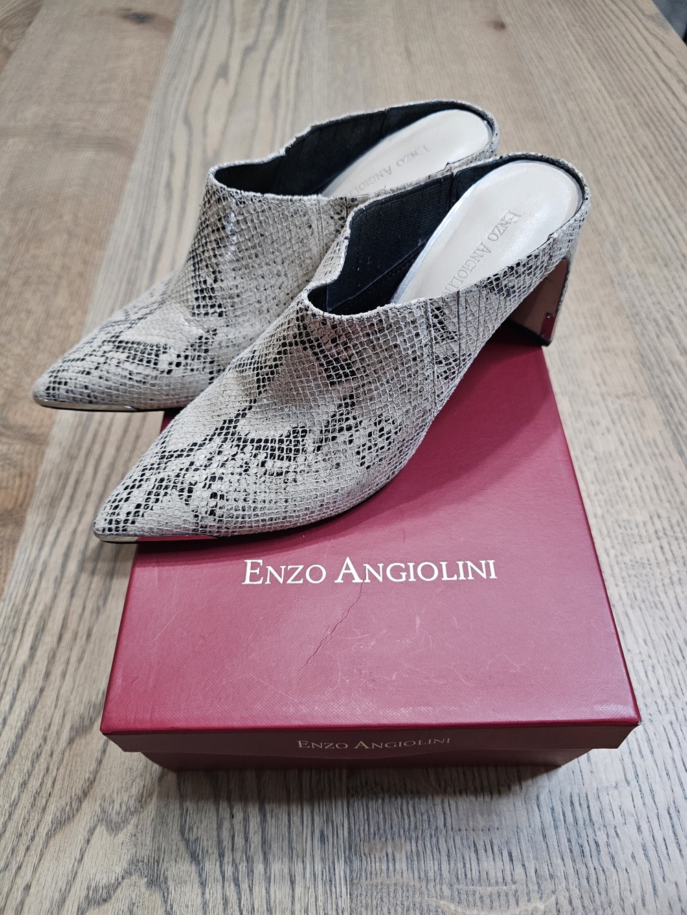 Enzo Angiolini Women's Snake-Print Pointed Mule - White/Black